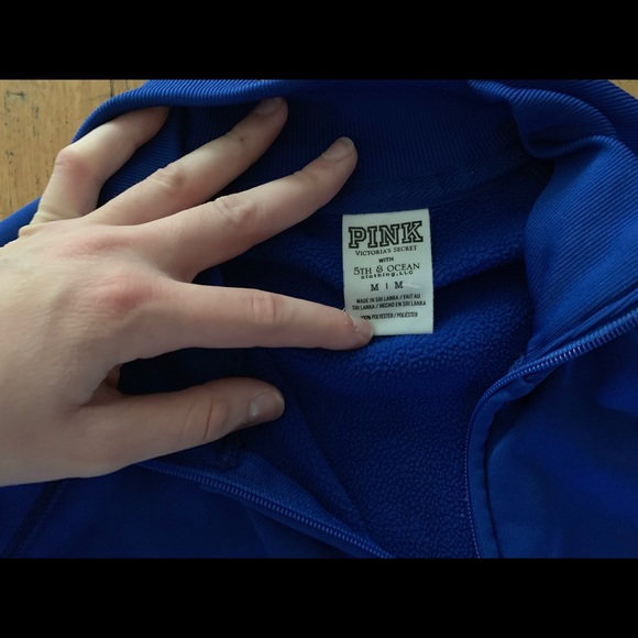 University of Kentucky (UK) & PINK Zip-up Sweater - Picture 3 of 5